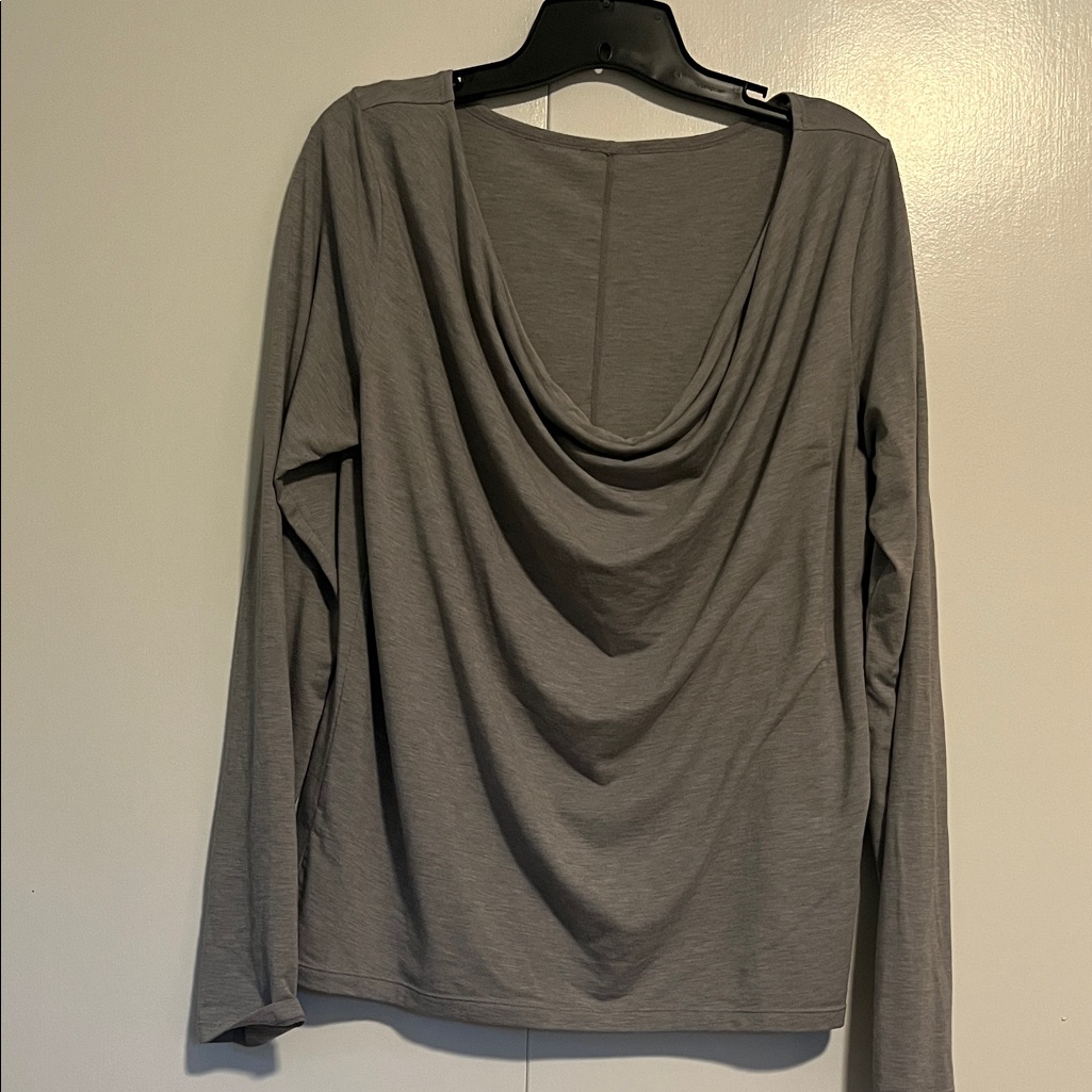 Lucy Grey Drape Neck Long Sleeve Tee Size Large